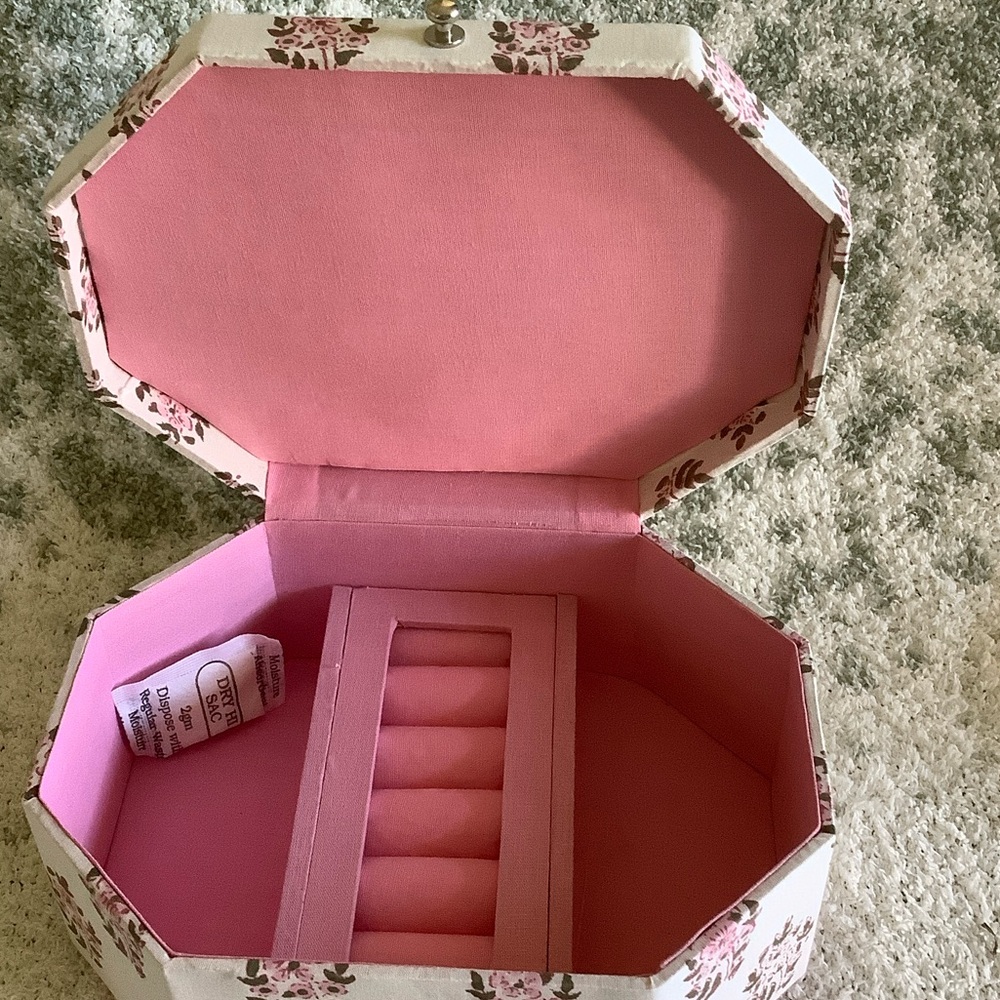 Floral Quilted Octagonal Jewelry Box India NWT - Picture 12 of 14